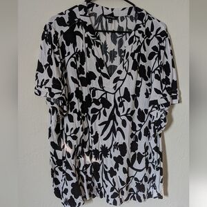 Well Worn XXL Floral Black & White Blouse